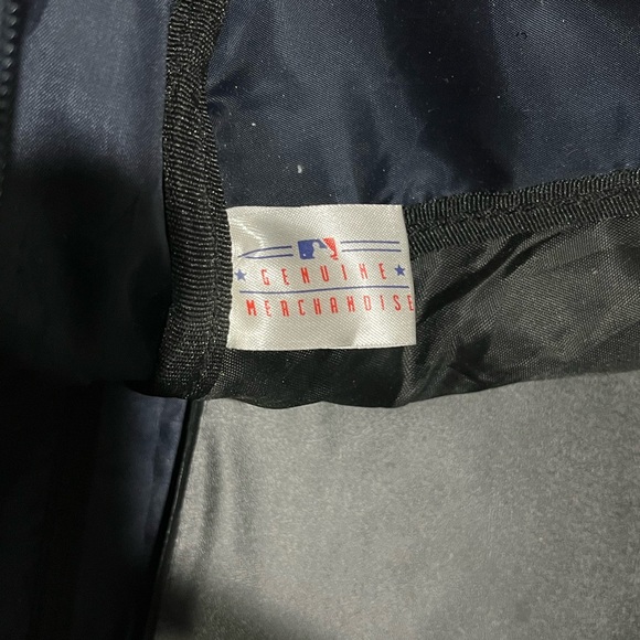 Genuine Major League Baseball (MLB) New New York Yankees 21” Duffel Bag - Logos - Picture 6 of 6